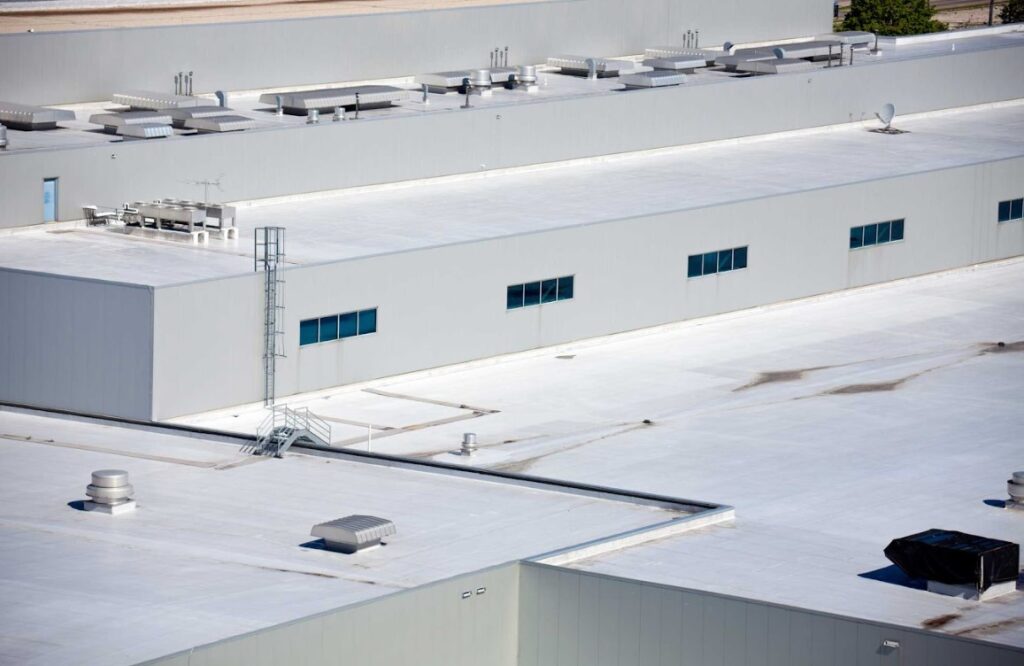 What Makes a Commercial Roof Winter-Ready? A Checklist for Maryland Businesses